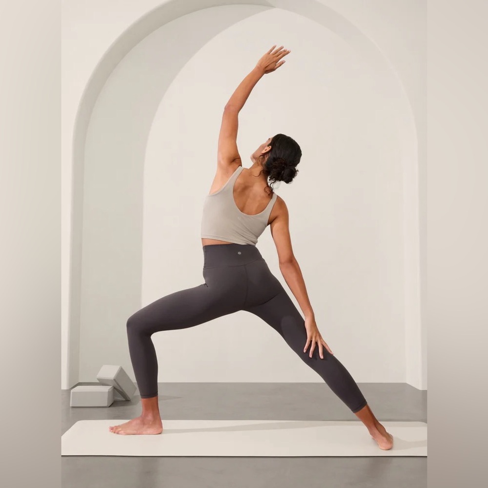 Athleta Transcend High Rise Crossover 7/8 Legging - XXS - gray